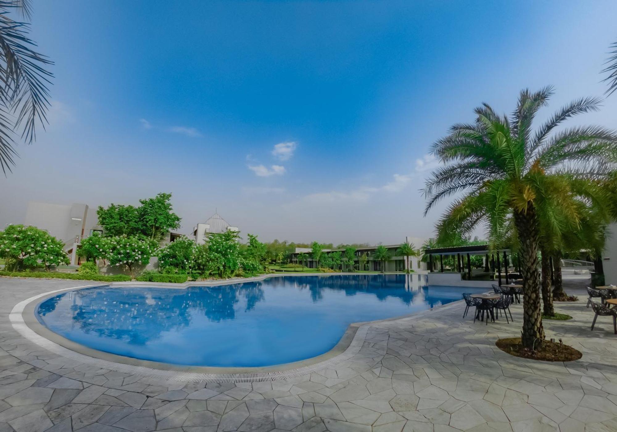 Tiger Palace By Soaltee Bhairāhawā Bagian luar foto